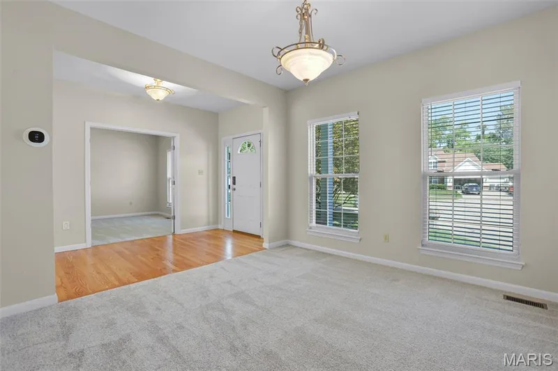 681 Zumwalt Crossing, O'Fallon, MO 63366 — listing photo 12 of 55