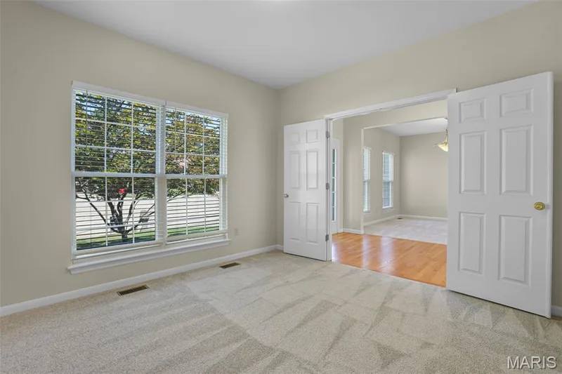 681 Zumwalt Crossing, O'Fallon, MO 63366 — listing photo 16 of 55