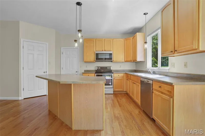 681 Zumwalt Crossing, O'Fallon, MO 63366 — listing photo 20 of 55