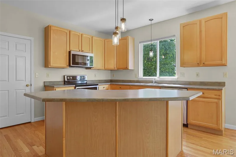 681 Zumwalt Crossing, O'Fallon, MO 63366 — listing photo 21 of 55