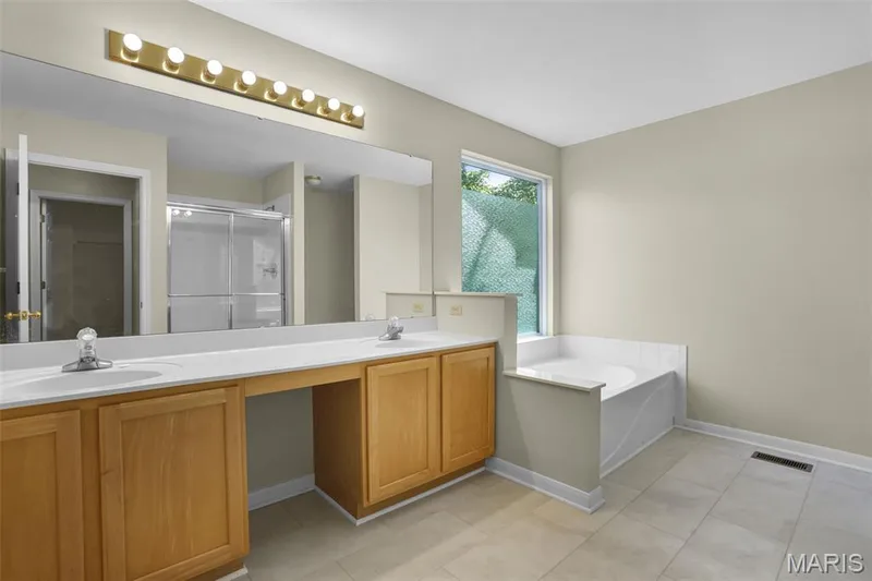 681 Zumwalt Crossing, O'Fallon, MO 63366 — listing photo 37 of 55