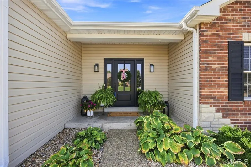 348 Fallon Parkway, O'Fallon, MO 63376 — listing photo 2 of 39