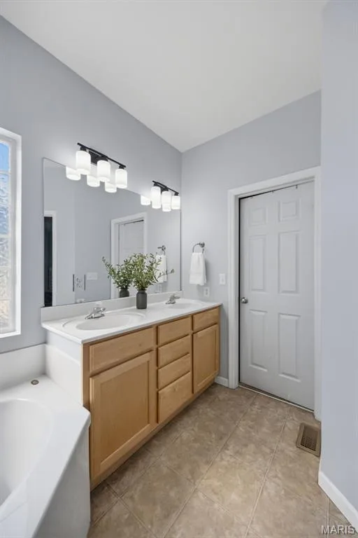 348 Fallon Parkway, O'Fallon, MO 63376 — listing photo 14 of 39