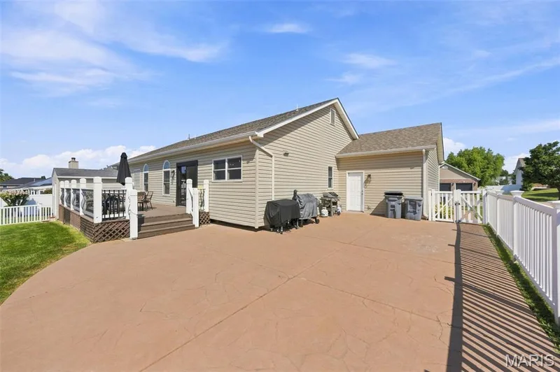 348 Fallon Parkway, O'Fallon, MO 63376 — listing photo 35 of 39