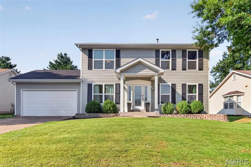 1941 Royal Heir Drive, O'Fallon, MO 63366 — listing photo 2 of 46