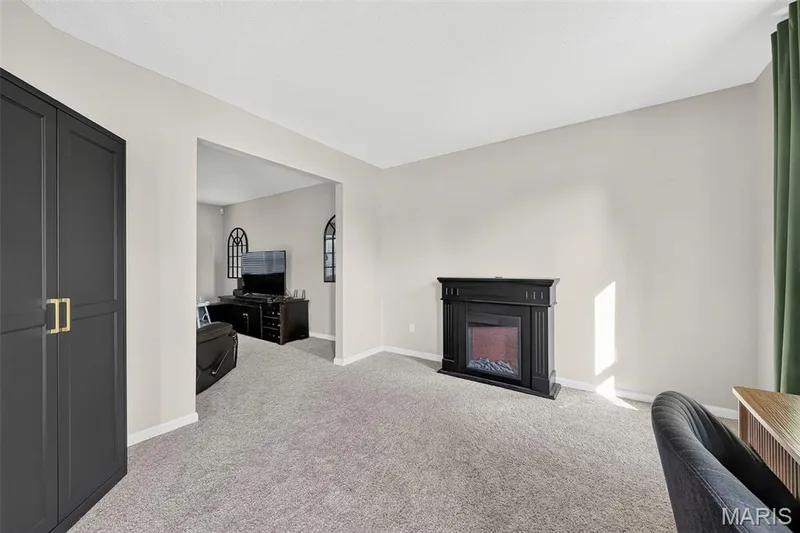 1941 Royal Heir Drive, O'Fallon, MO 63366 — listing photo 9 of 46