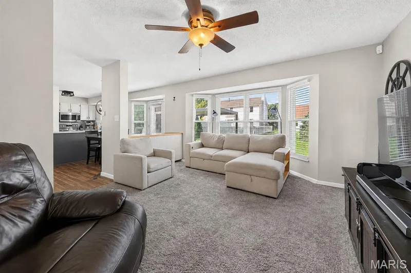 1941 Royal Heir Drive, O'Fallon, MO 63366 — listing photo 12 of 46