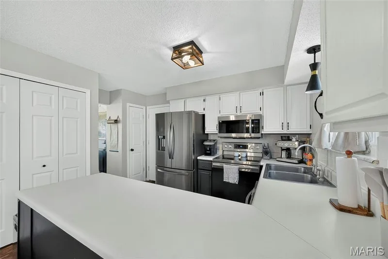 1941 Royal Heir Drive, O'Fallon, MO 63366 — listing photo 17 of 46