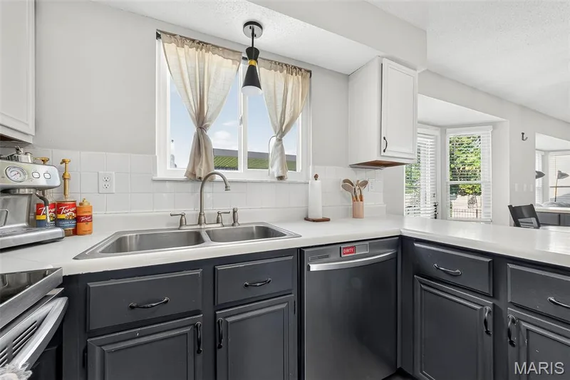 1941 Royal Heir Drive, O'Fallon, MO 63366 — listing photo 20 of 46