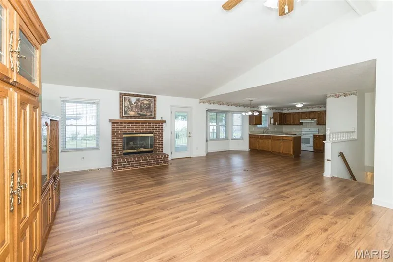 1124 Athena Way, St Peters, MO 63376 — listing photo 7 of 36