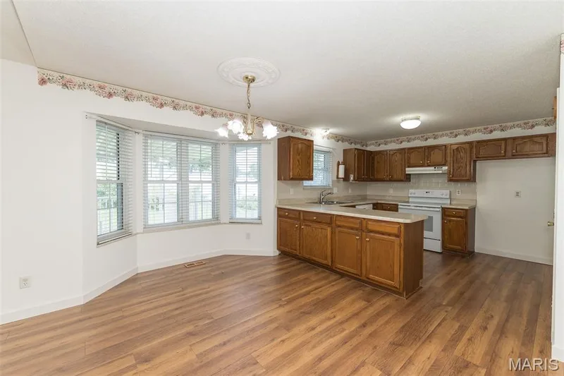 1124 Athena Way, St Peters, MO 63376 — listing photo 12 of 36