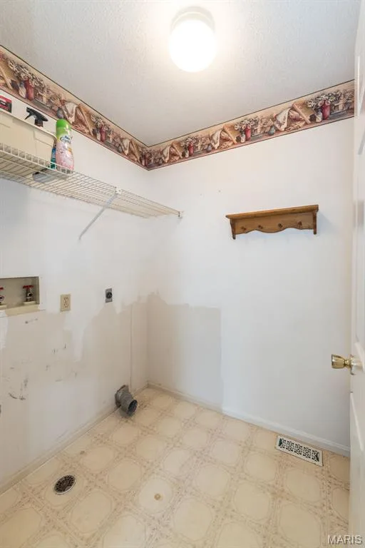 1124 Athena Way, St Peters, MO 63376 — listing photo 19 of 36