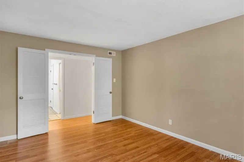 2335 Manor Grove Drive #10, Chesterfield, MO 63017 — listing photo 27 of 36