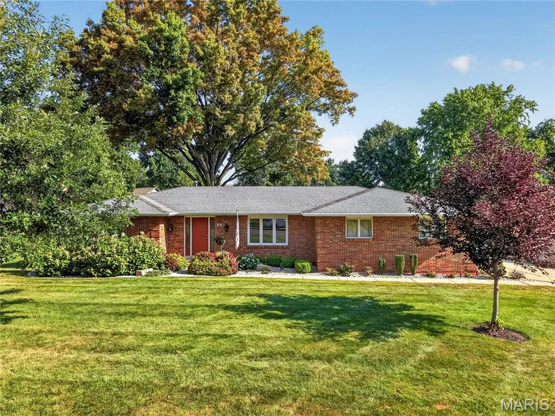 72 Champagne Dr Welcome to this all brick home located just down the street from the LSL CA Clubhouse — 72 Champagne Drive, Lake St. Louis, MO 63367