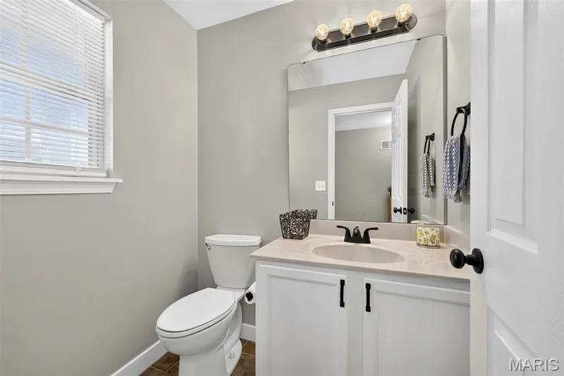 222 Centerfield Drive, O'Fallon, MO 63366 — listing photo 4 of 30