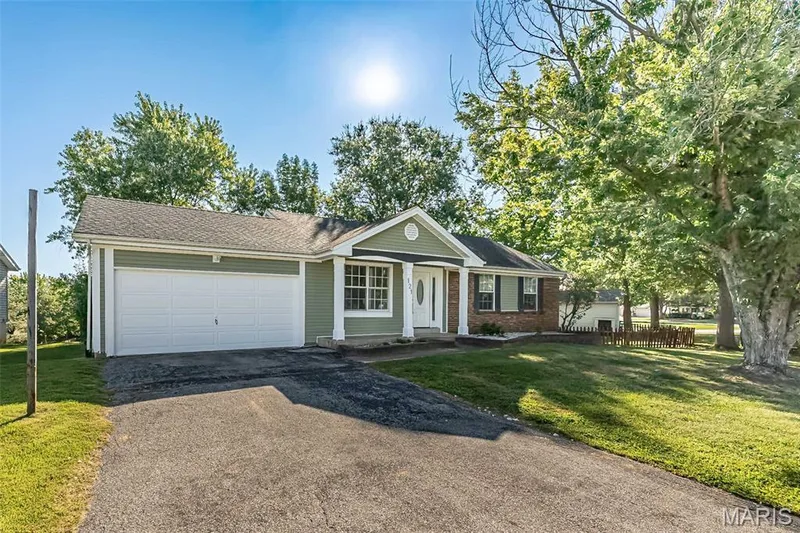 121 Oak Valley Drive, St Peters, MO 63376 — listing photo 7 of 33