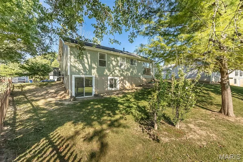 121 Oak Valley Drive, St Peters, MO 63376 — listing photo 32 of 33