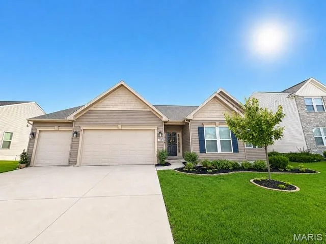 113 Gronefeld Court, St Charles, MO — listing photo 1