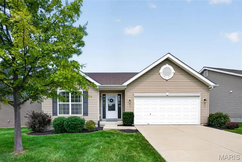 603 Prairiegate Court, Lake St. Louis, MO 63367 — listing photo 7 of 60
