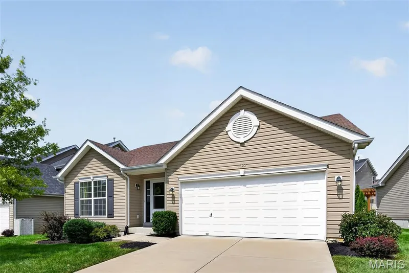 603 Prairiegate Court, Lake St. Louis, MO 63367 — listing photo 9 of 60