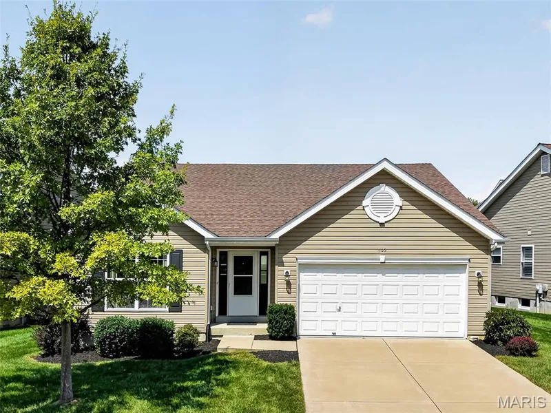 603 Prairiegate Court, Lake St. Louis, MO 63367 — listing photo 12 of 60
