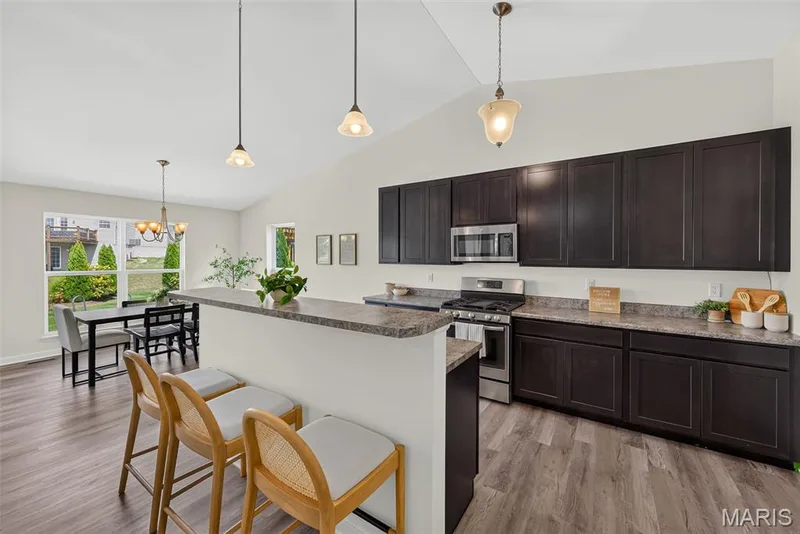 603 Prairiegate Court, Lake St. Louis, MO 63367 — listing photo 3 of 60