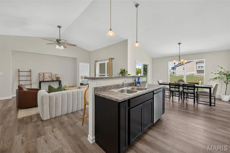 603 Prairiegate Court, Lake St. Louis, MO 63367 — listing photo 4 of 60