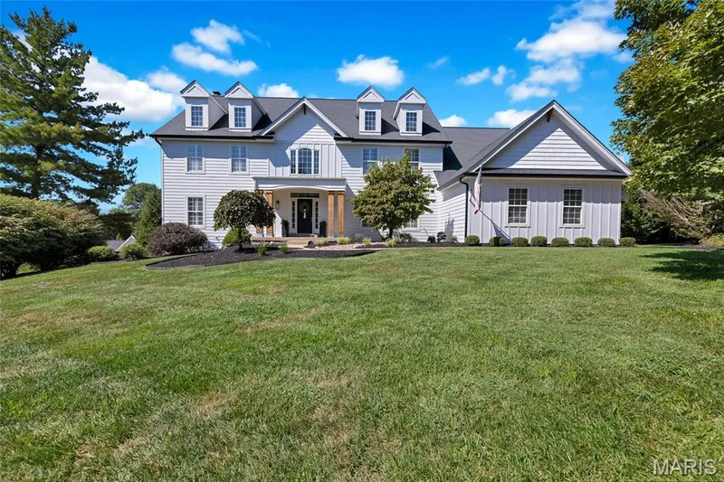 1109 Windridge Estates Lane, Chesterfield, MO 63005 — listing photo 4 of 99