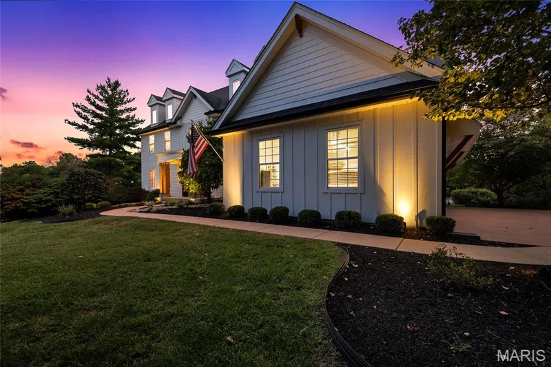 1109 Windridge Estates Lane, Chesterfield, MO 63005 — listing photo 8 of 99