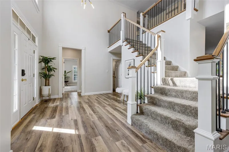 1109 Windridge Estates Lane, Chesterfield, MO 63005 — listing photo 13 of 99