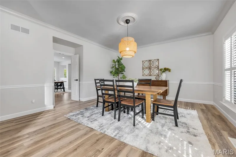 1109 Windridge Estates Lane, Chesterfield, MO 63005 — listing photo 14 of 99
