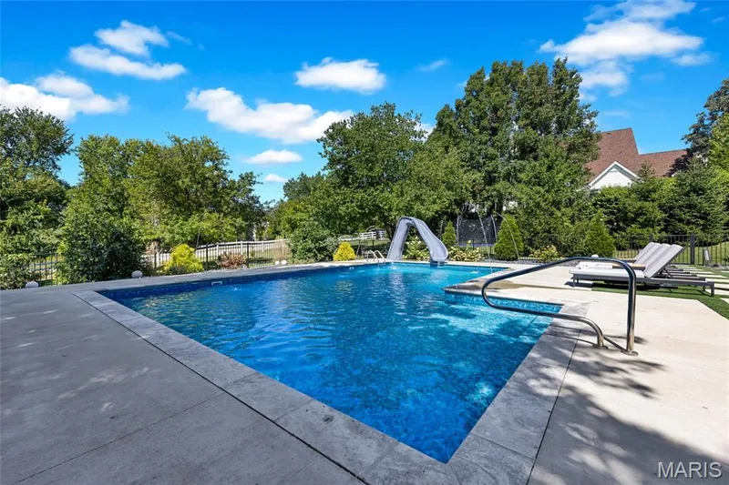 1109 Windridge Estates Lane, Chesterfield, MO 63005 — listing photo 82 of 99