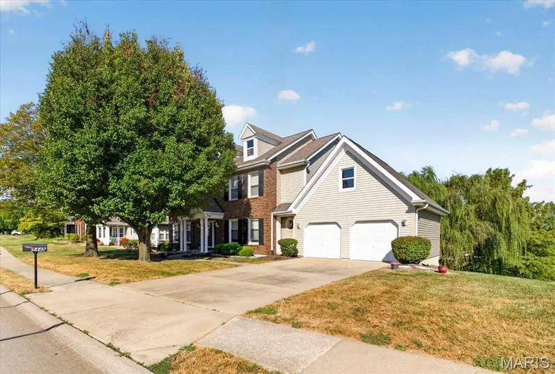 3445 Riverchase Parkway, St Charles, MO 63301 — listing photo 3 of 77