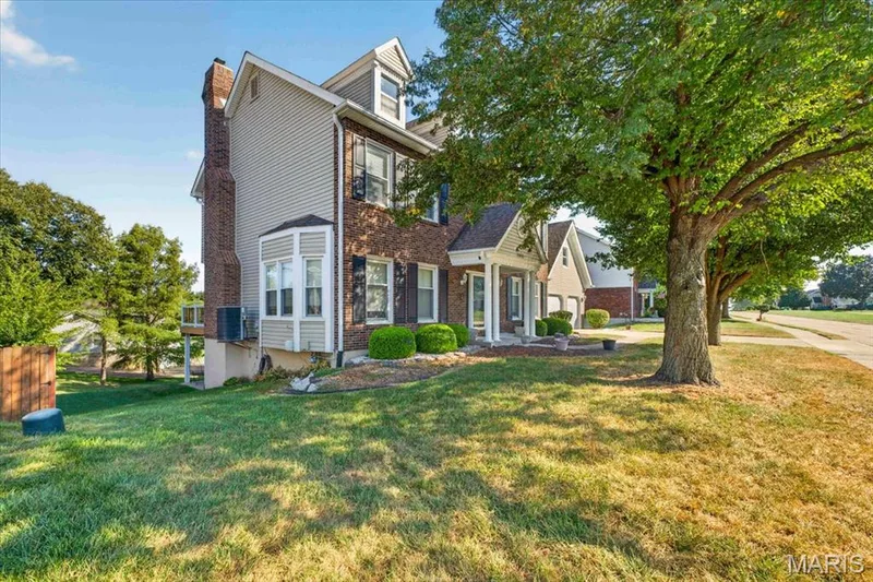 3445 Riverchase Parkway, St Charles, MO 63301 — listing photo 4 of 77