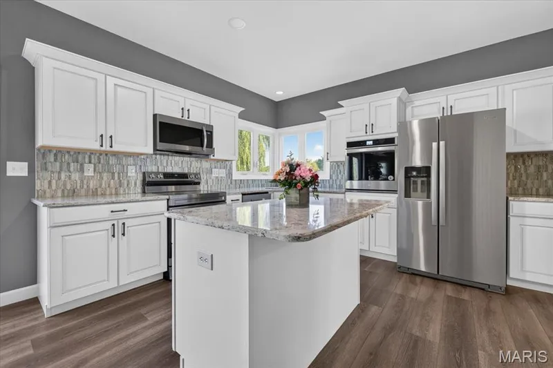 Stainless steel appliances all stay — 3445 Riverchase Parkway, St Charles, MO 63301