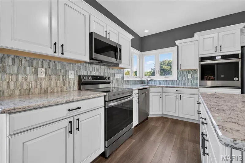 Beautiful solid surface counter tops — 3445 Riverchase Parkway, St Charles, MO 63301