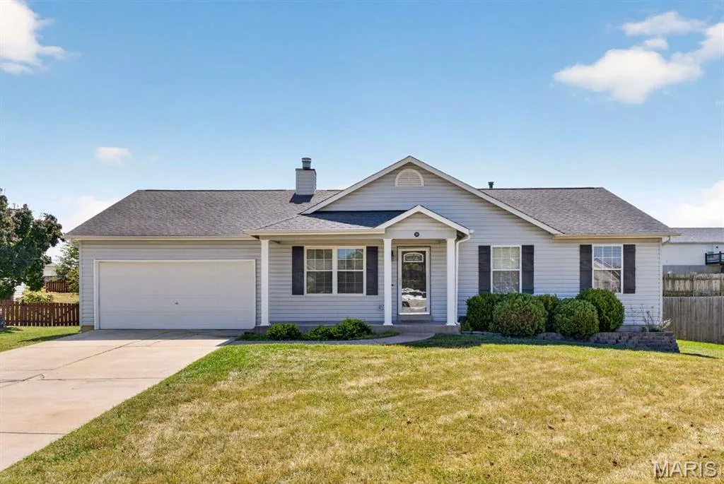 Welcome home to 314 Evening Star! — 314 Evening Star Court, Wentzville, MO 63385