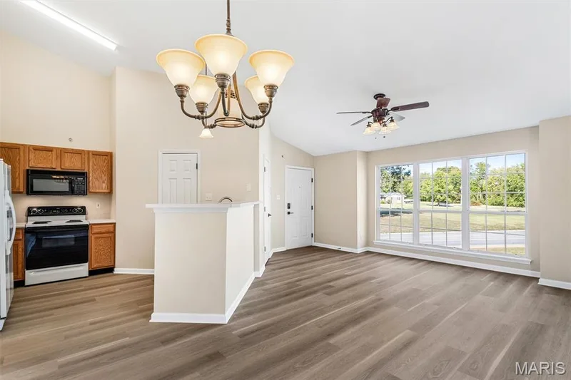 184 Timber Creek Drive #18C, O'Fallon, MO 63368 — listing photo 11 of 33