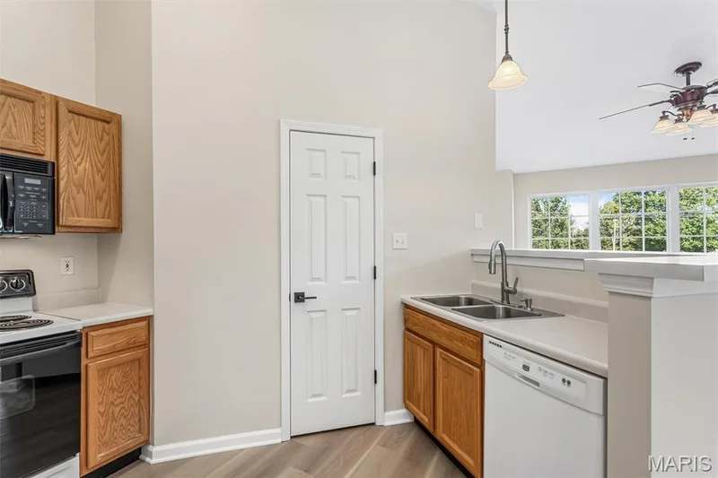 184 Timber Creek Drive #18C, O'Fallon, MO 63368 — listing photo 14 of 33