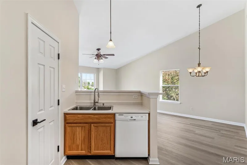 184 Timber Creek Drive #18C, O'Fallon, MO 63368 — listing photo 16 of 33