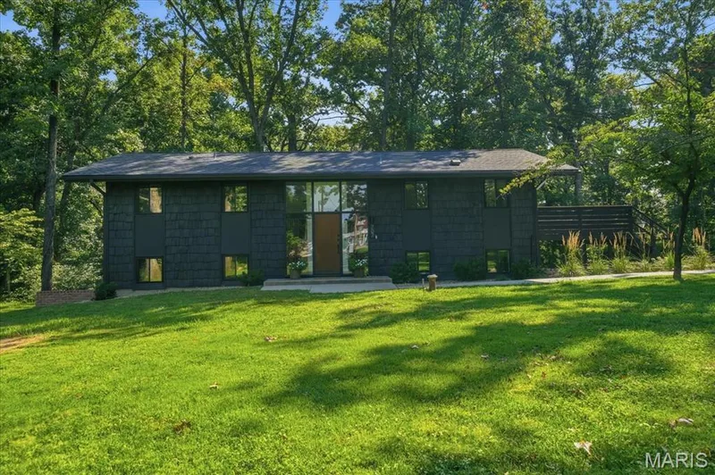 707 Genteman Road, O'Fallon, MO 63366 — listing photo 3 of 33