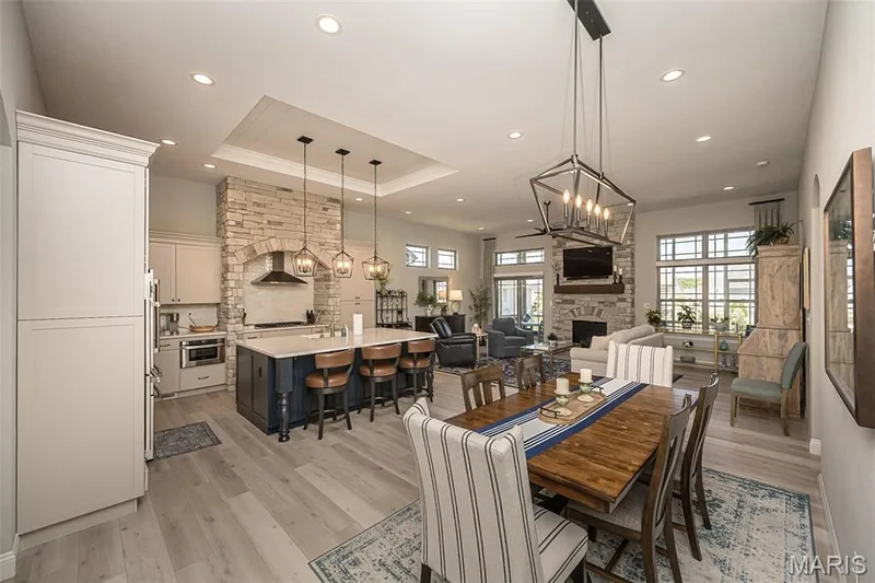 105 Royal Inverness Parkway, Dardenne Prairie, MO 63368 — listing photo 3 of 38
