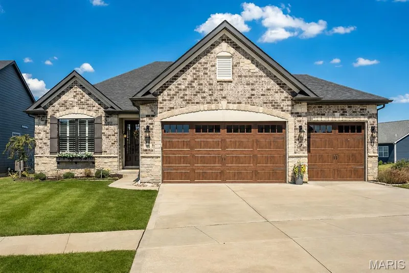 105 Royal Inverness Parkway, Dardenne Prairie, MO β listing photo 1