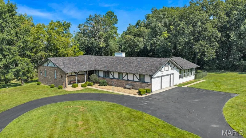 2 Bridal Oak Court, O'Fallon, MO β listing photo 1