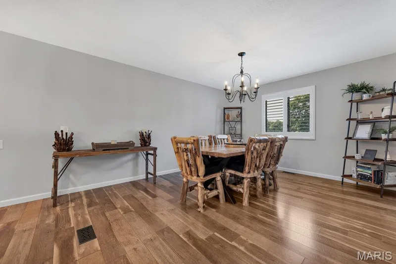 2 Bridal Oak Court, O'Fallon, MO 63366 — listing photo 9 of 56