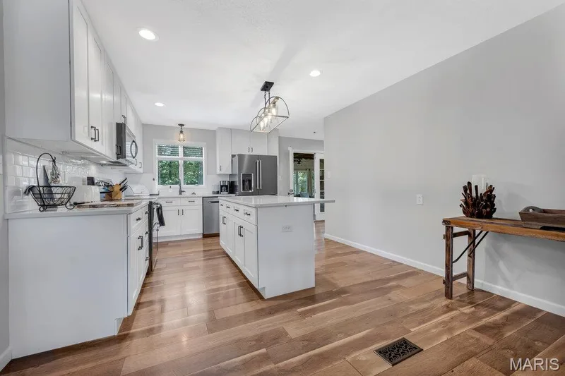 2 Bridal Oak Court, O'Fallon, MO 63366 — listing photo 10 of 56
