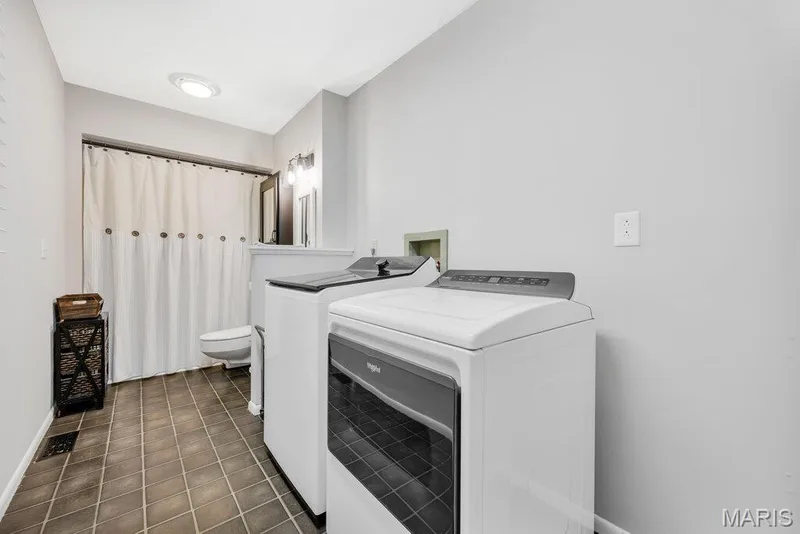 2 Bridal Oak Court, O'Fallon, MO 63366 — listing photo 15 of 56