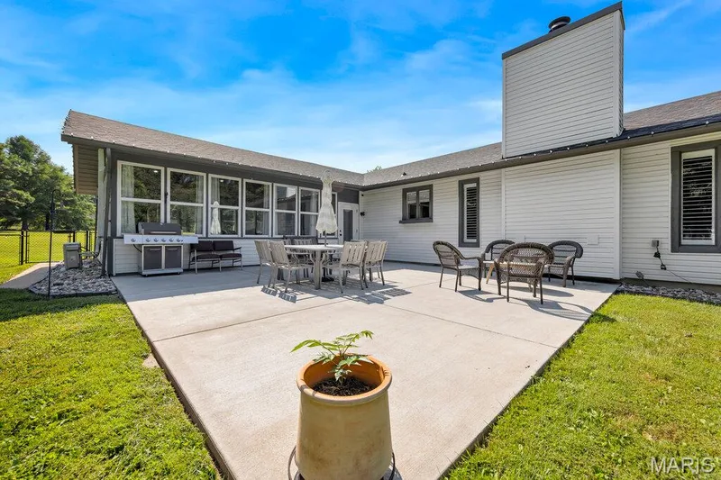 2 Bridal Oak Court, O'Fallon, MO 63366 — listing photo 34 of 56