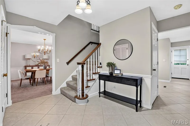 184 Gunston Hall Court, Chesterfield, MO 63017 — listing photo 3 of 48