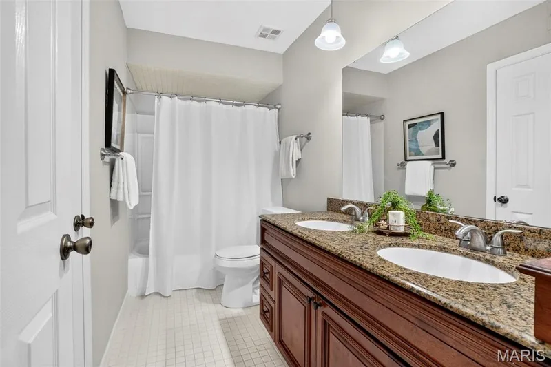 184 Gunston Hall Court, Chesterfield, MO 63017 — listing photo 27 of 48